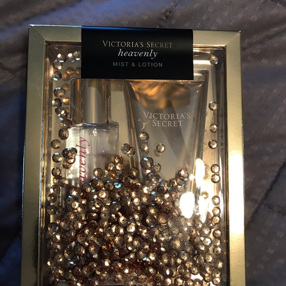 Victoria secret Heavenly lotion and mist gift set